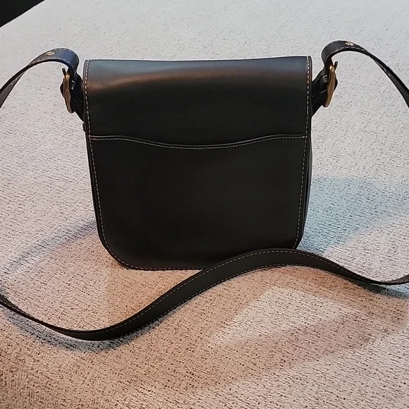 Coach Courier Brown Leather Shoulder Bag with Equestrian-Inspired Design - Picture 5 of 7